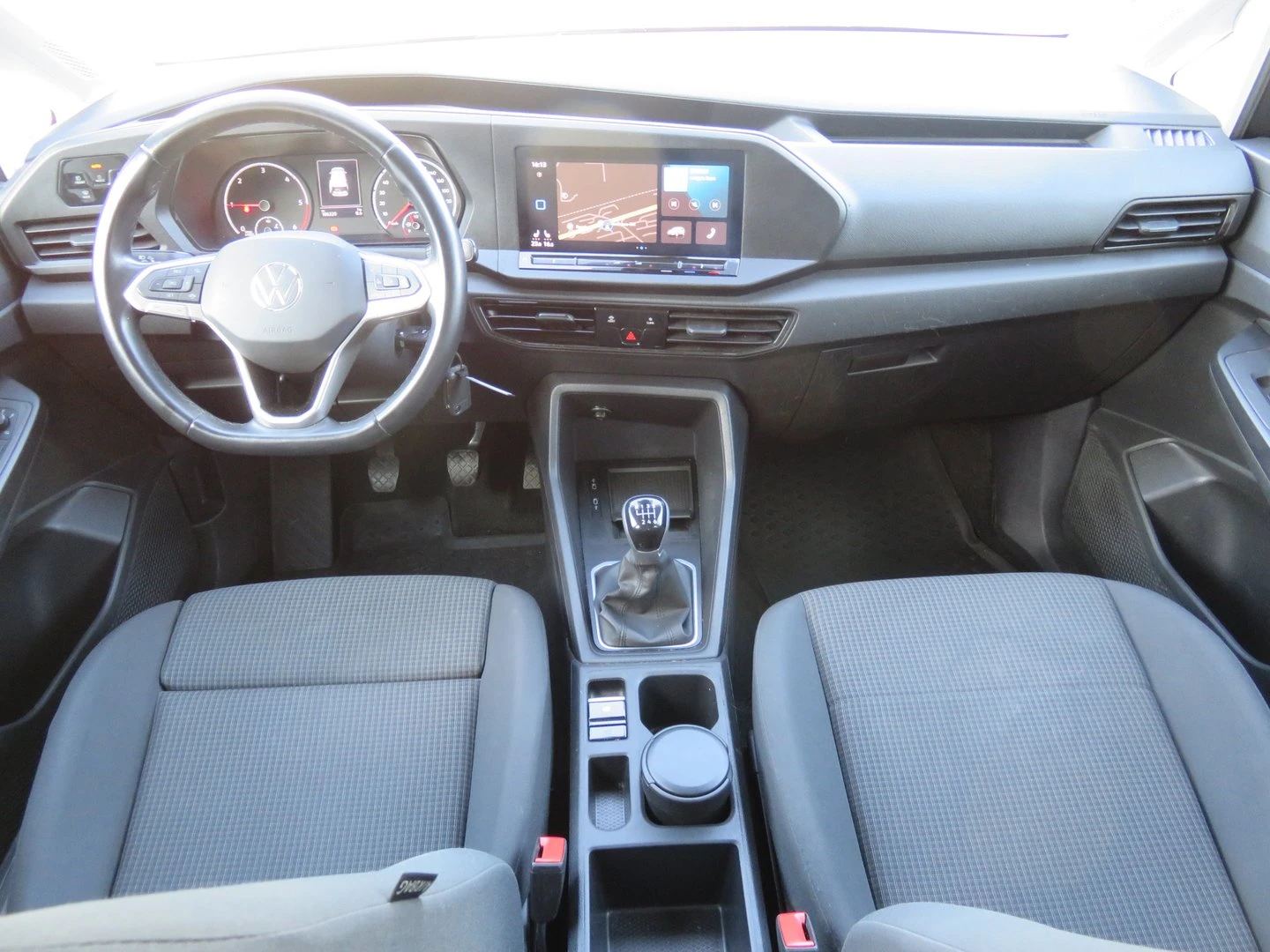 VW Caddy TDI 5 места - изображение 9