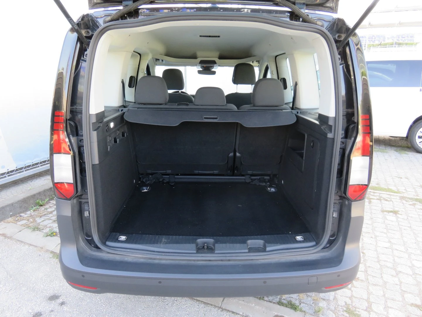 VW Caddy TDI 5 места - изображение 7