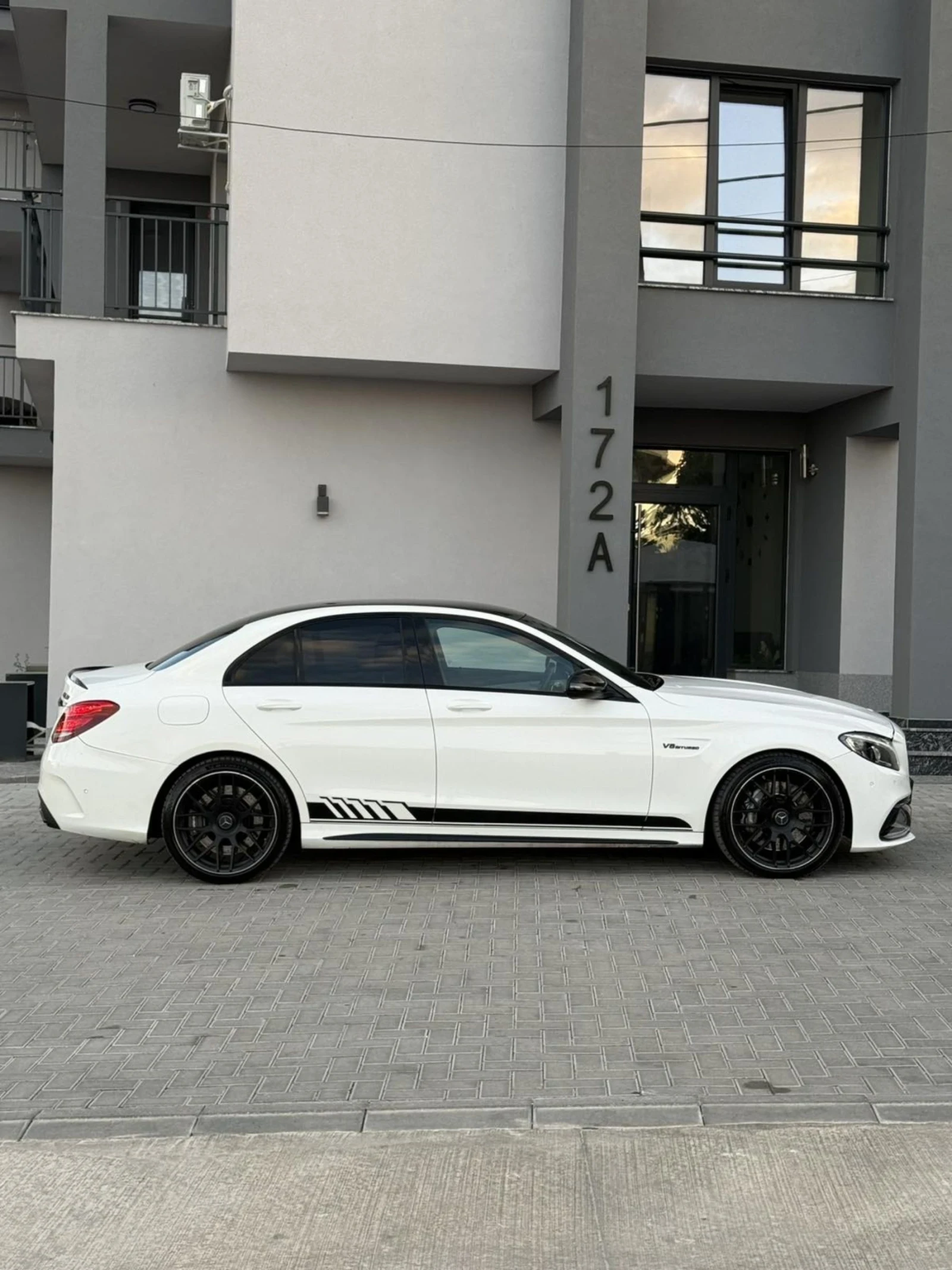 Mercedes-Benz C 63 AMG  - изображение 4