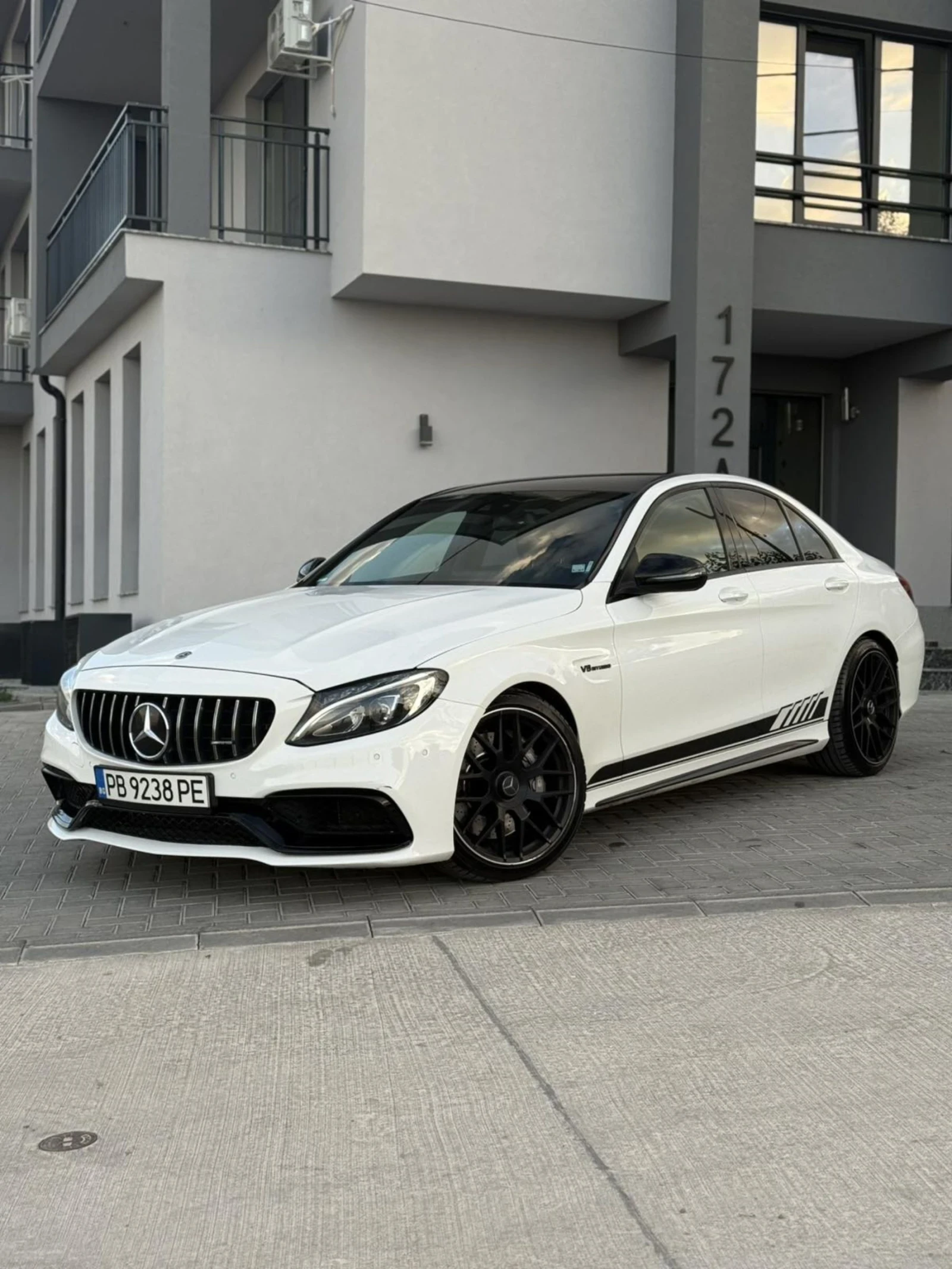 Mercedes-Benz C 63 AMG  - изображение 2