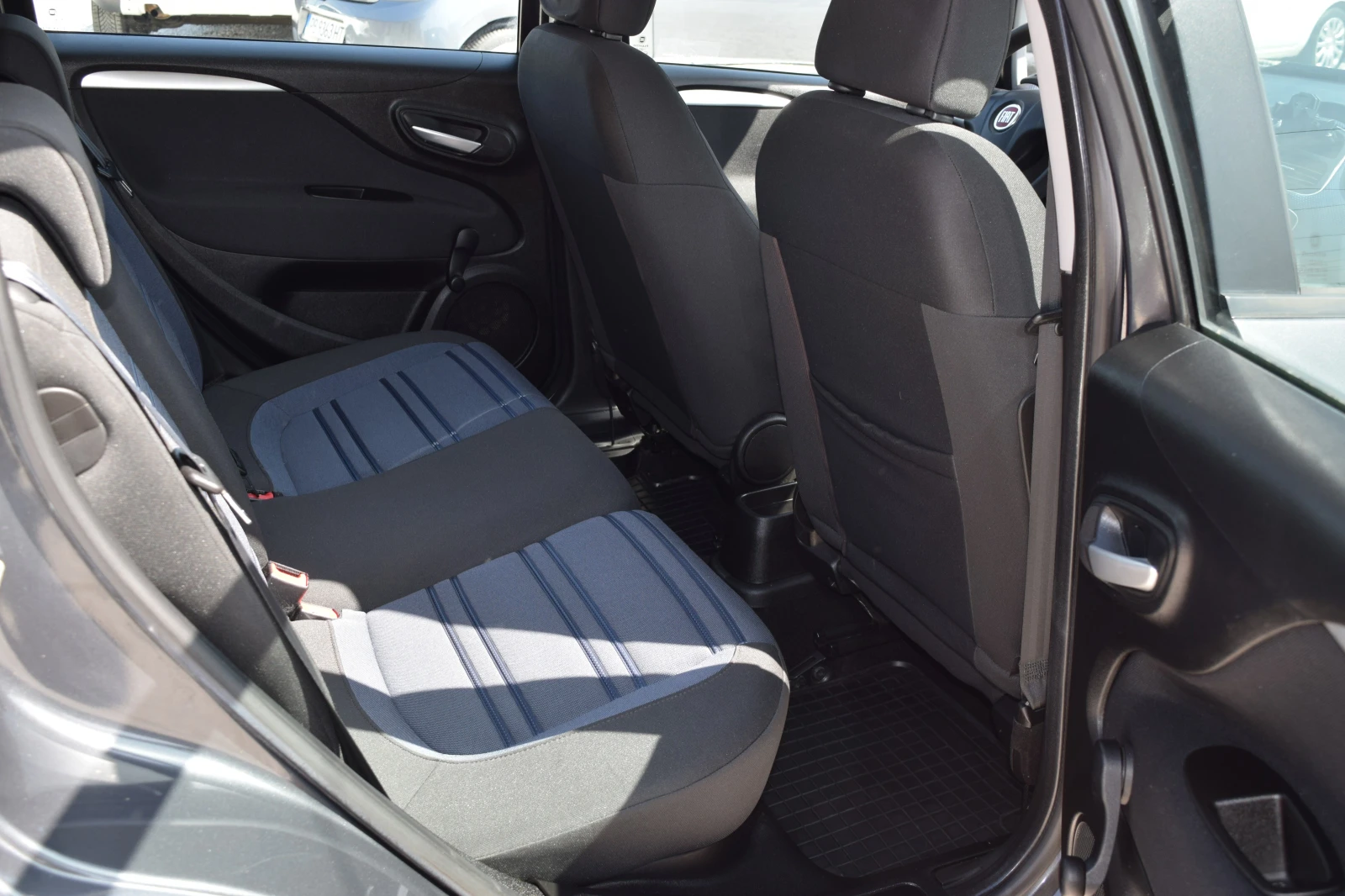 Fiat Punto EVO 1.4* 78 kc* ГАЗ, снимка 12 - Автомобили и джипове - 54225452