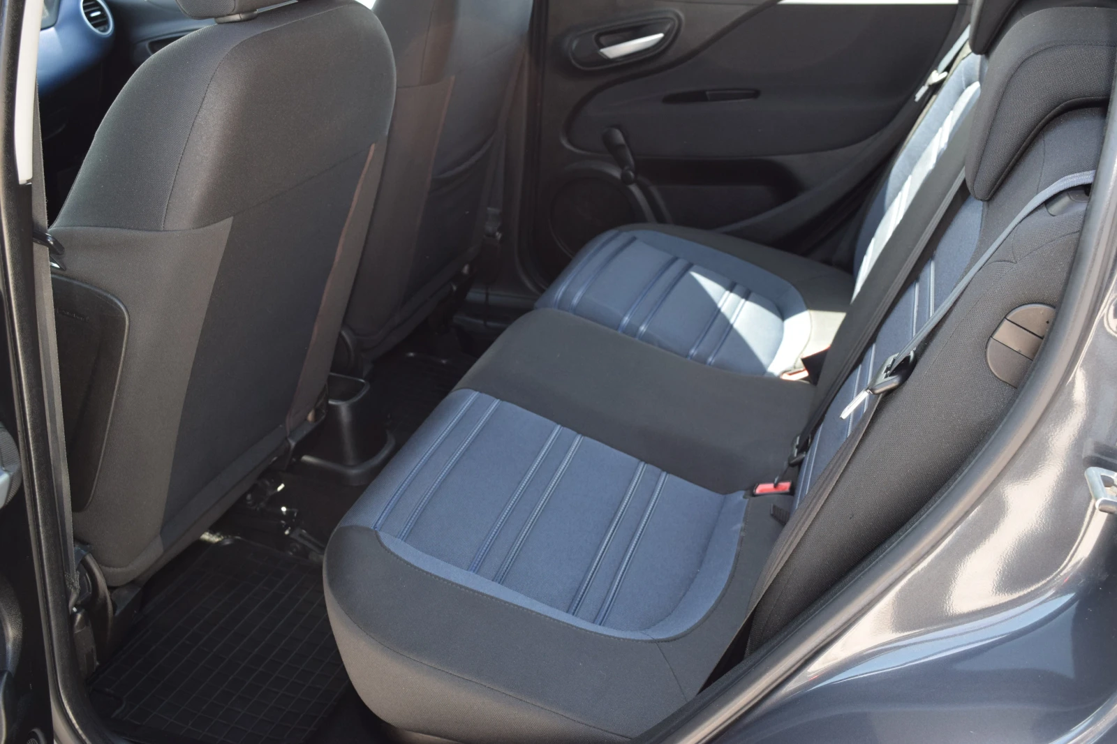 Fiat Punto EVO 1.4* 78 kc* ГАЗ, снимка 13 - Автомобили и джипове - 54225452