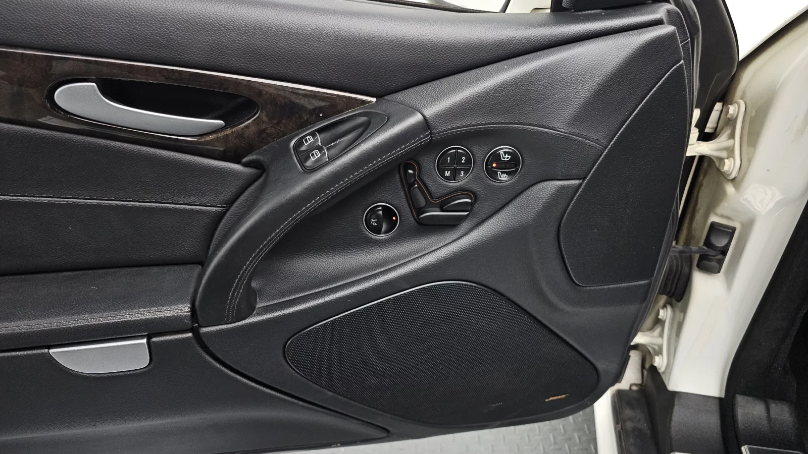 Mercedes-Benz SL 500, снимка 8 - Автомобили и джипове - 54314263