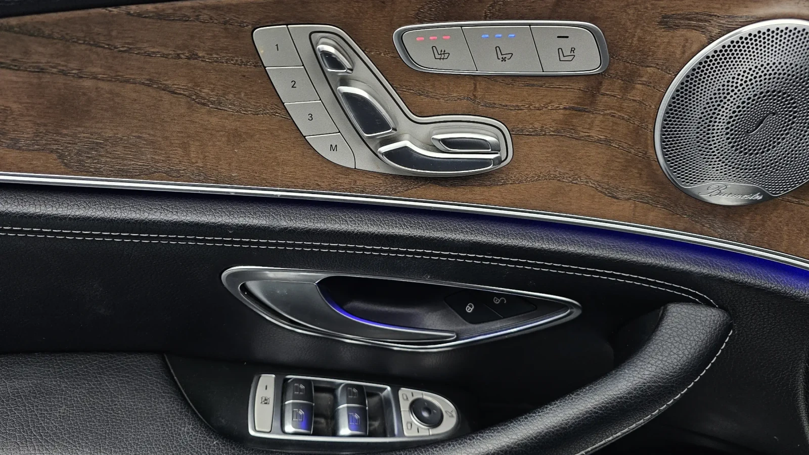 Mercedes-Benz C 300 BURMESTER * 360 * HUD * Обдух/Подгрев, снимка 17 - Автомобили и джипове - 54763014