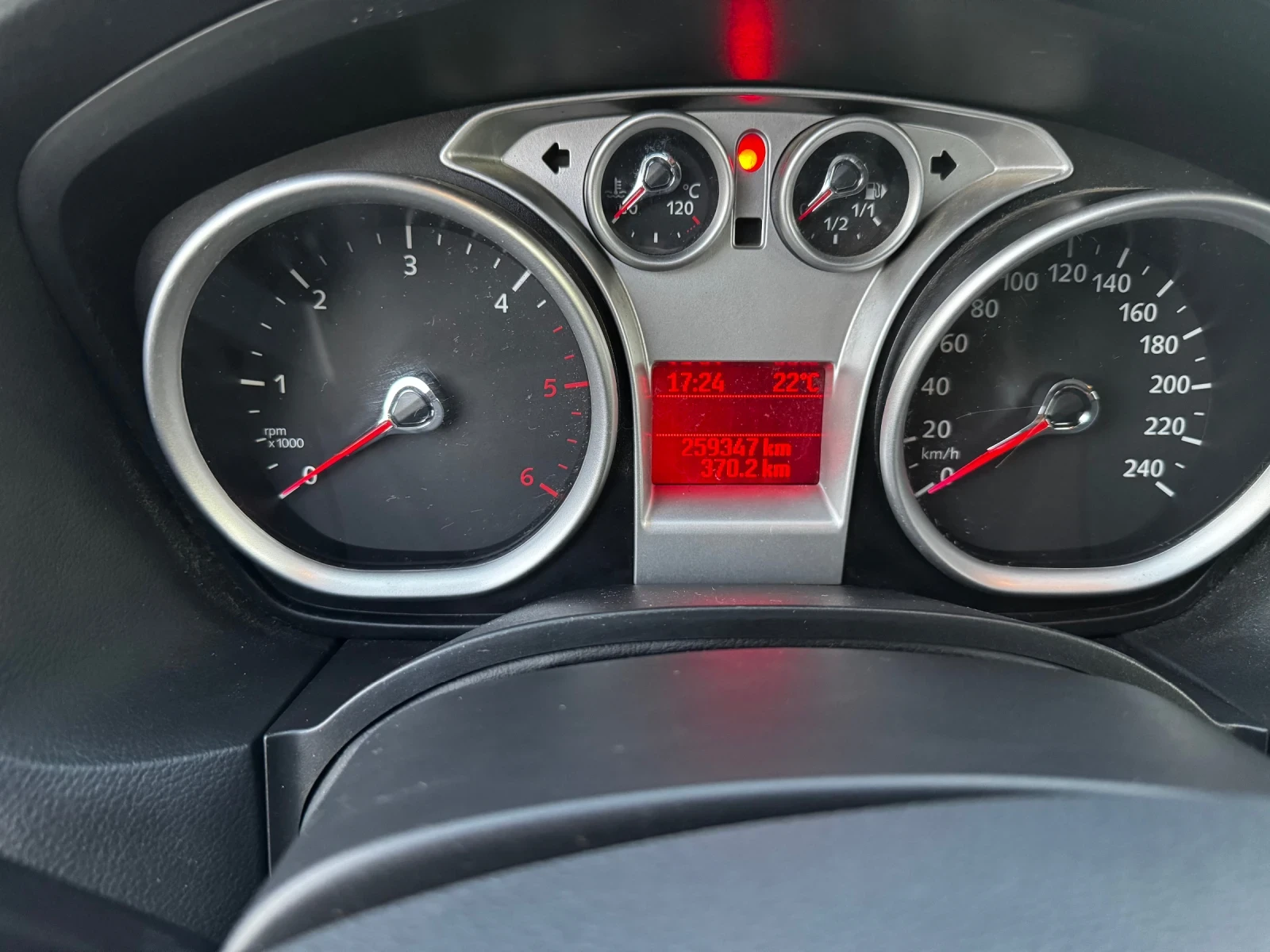 Ford Focus Ford Focus  1.6 TDCi KLIMA, снимка 15 - Автомобили и джипове - 55993608