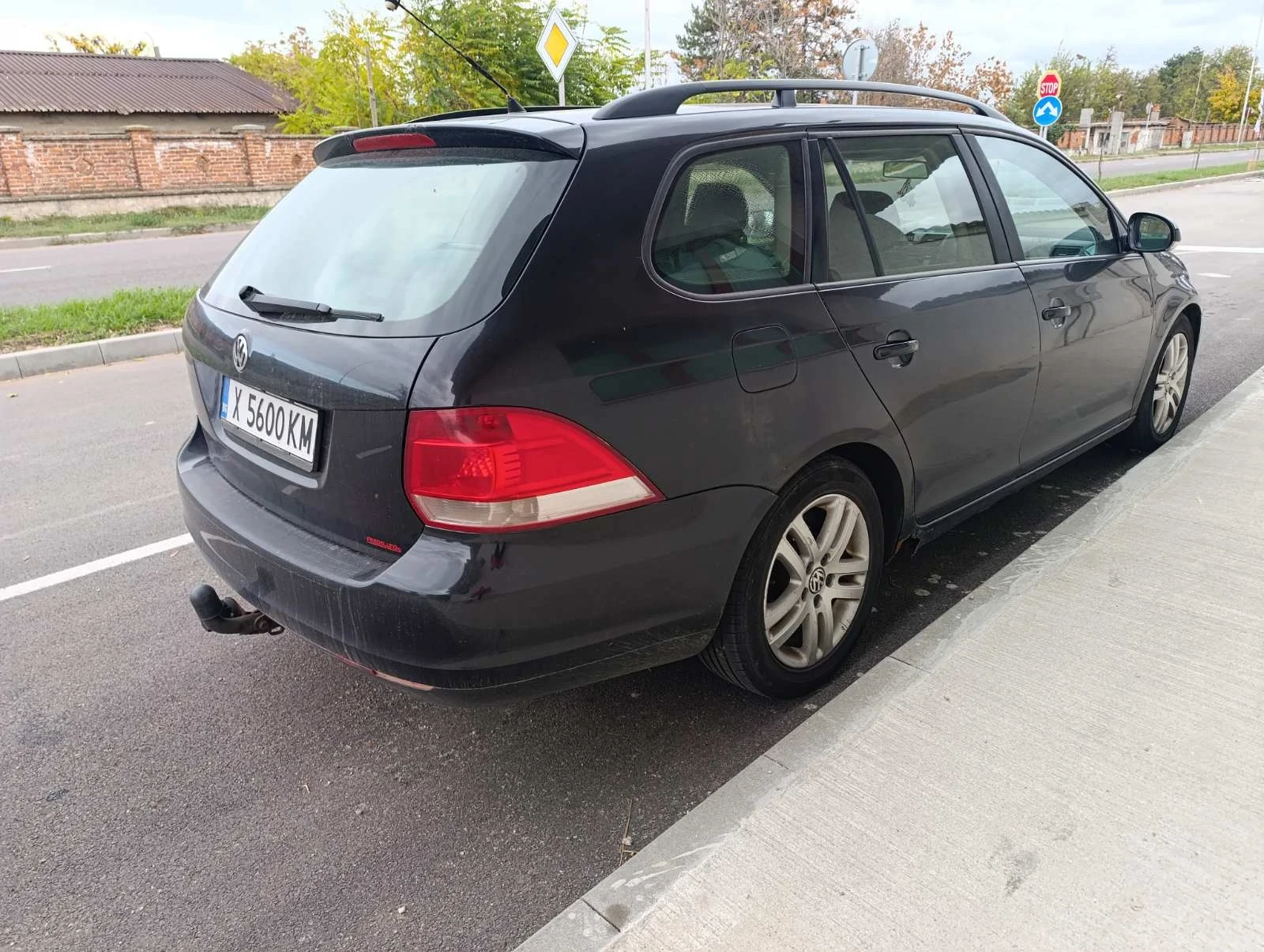 VW Golf 1.9tdi, снимка 3 - Автомобили и джипове - 56725297