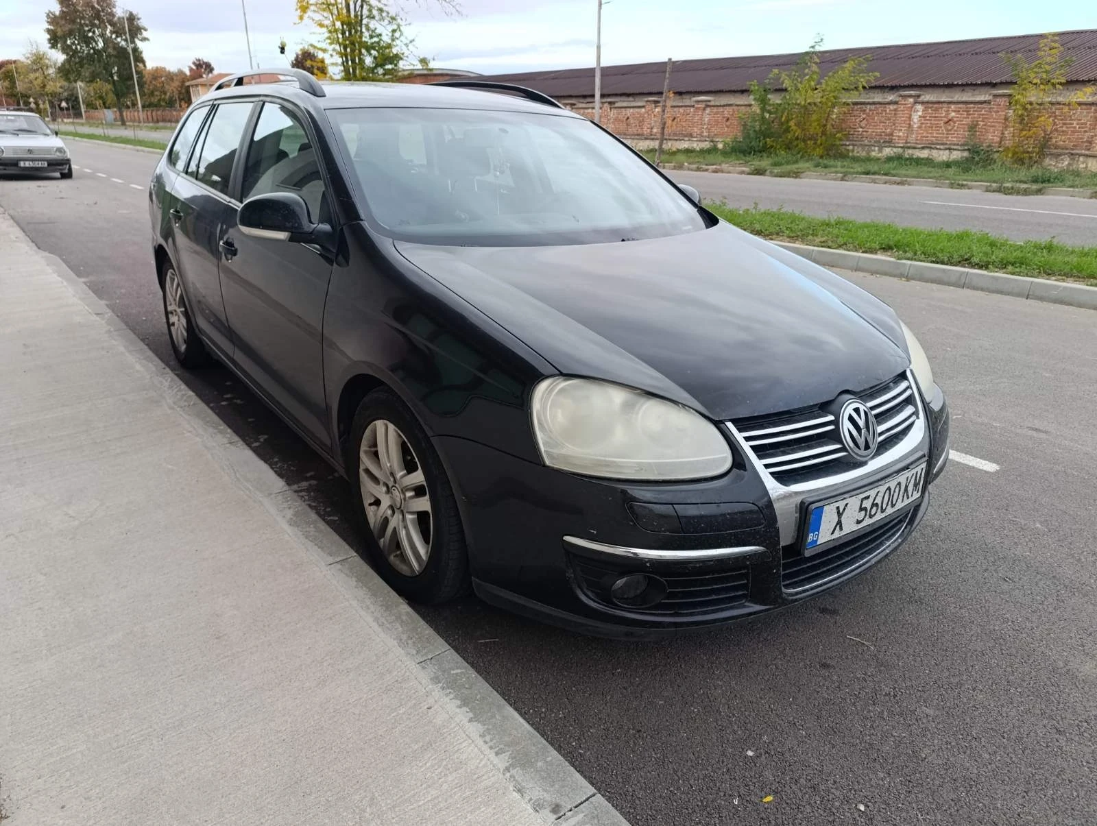VW Golf 1.9tdi, снимка 2 - Автомобили и джипове - 56725297