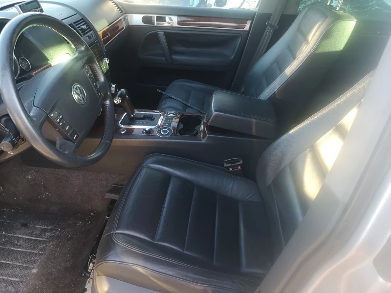 VW Touareg, снимка 7 - Автомобили и джипове - 47620968