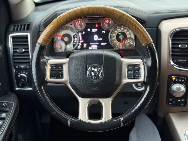 Dodge RAM 1500 Laramie Longhorn ПОДГРЕВ* ОБДУХВАНЕ* KEYLESS* , снимка 16 - Автомобили и джипове - 52835963
