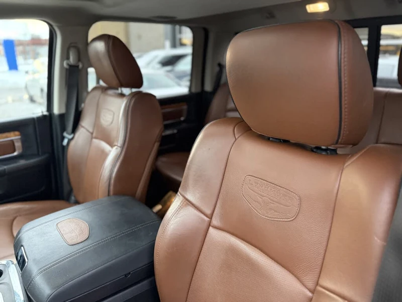 Dodge RAM 1500 Laramie Longhorn ПОДГРЕВ* ОБДУХВАНЕ* KEYLESS* , снимка 12 - Автомобили и джипове - 52835963