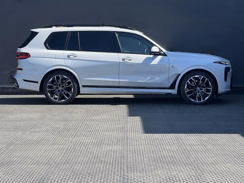 BMW X7 xDrive40d M-Sport Pro, снимка 3 - Автомобили и джипове - 55430854