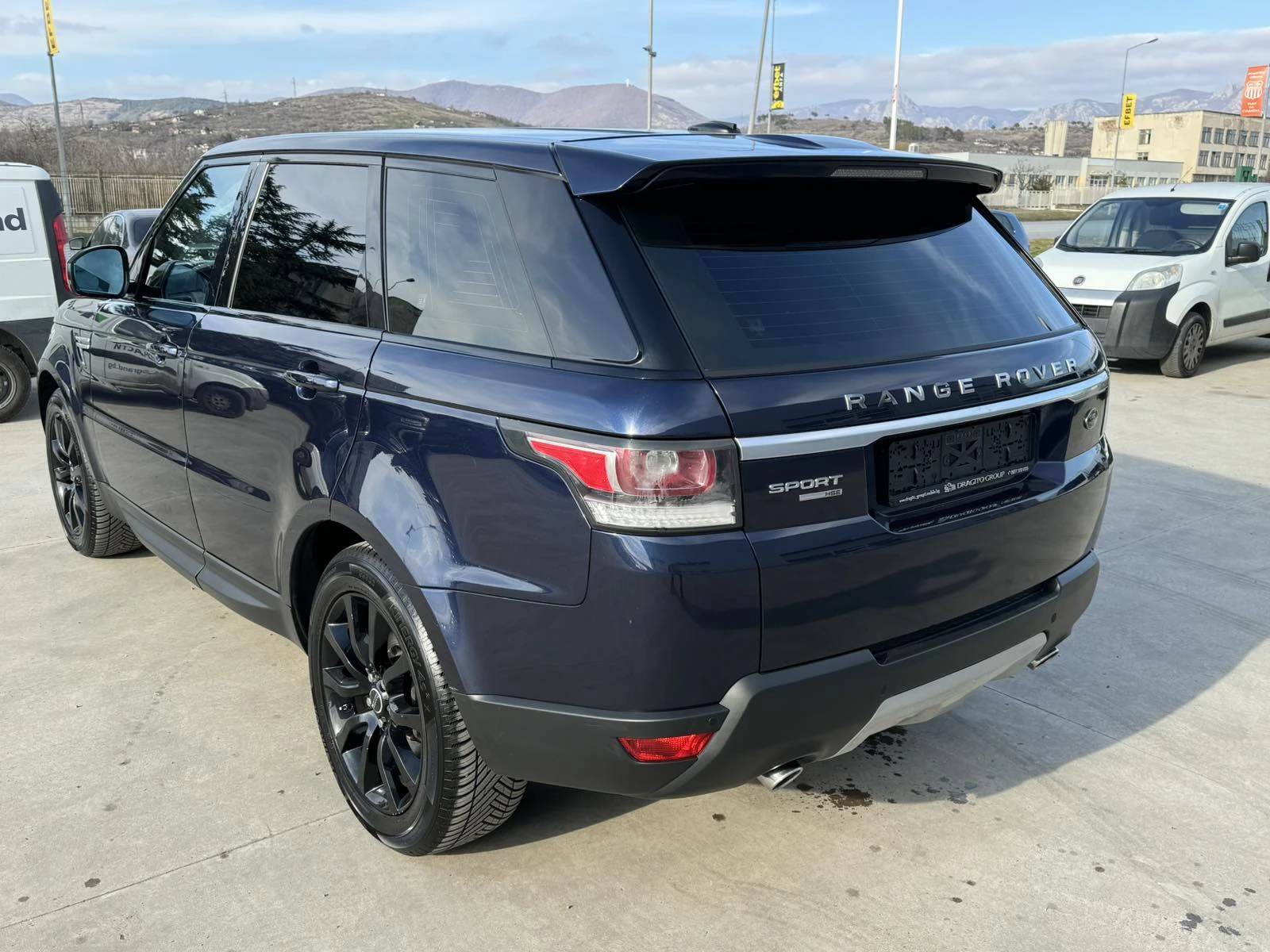 Land Rover Range Rover Sport d* 3.0* 250ps* 4x4* НАВИ* АВТОМ* ПАРТ* КАМЕРА*  - изображение 3