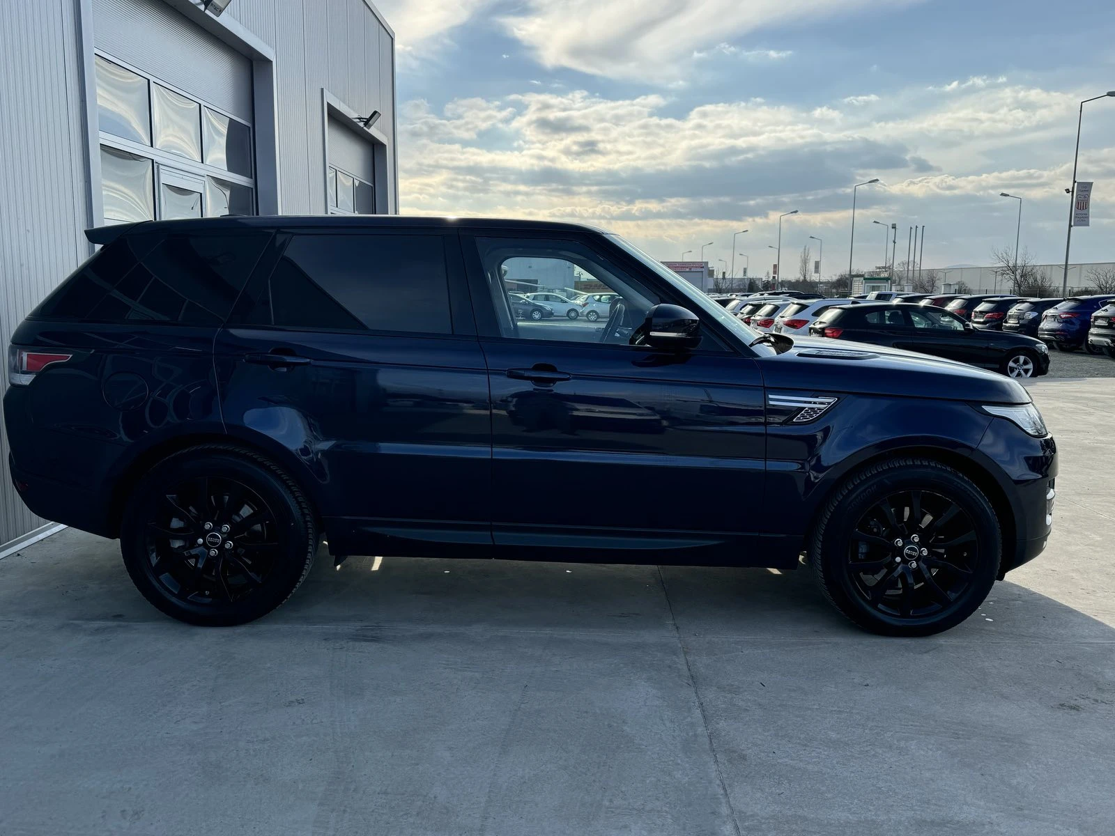 Land Rover Range Rover Sport d* 3.0* 250ps* 4x4* НАВИ* АВТОМ* ПАРТ* КАМЕРА*  - изображение 6