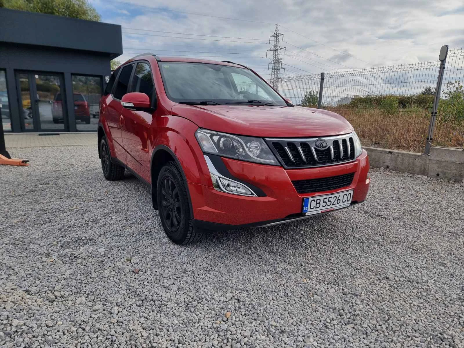 Mahindra XUV 500 2.2D W8 7-МЕСТЕН 4х4 КОЖА  - изображение 4