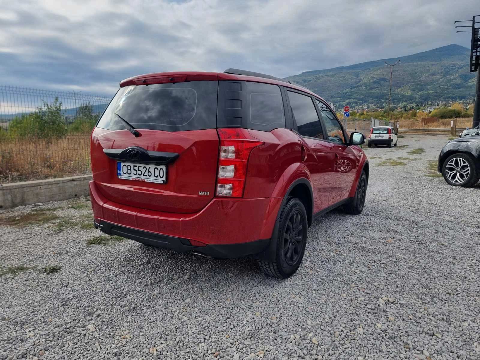 Mahindra XUV 500 2.2D W8 7-МЕСТЕН 4х4 КОЖА  - изображение 3