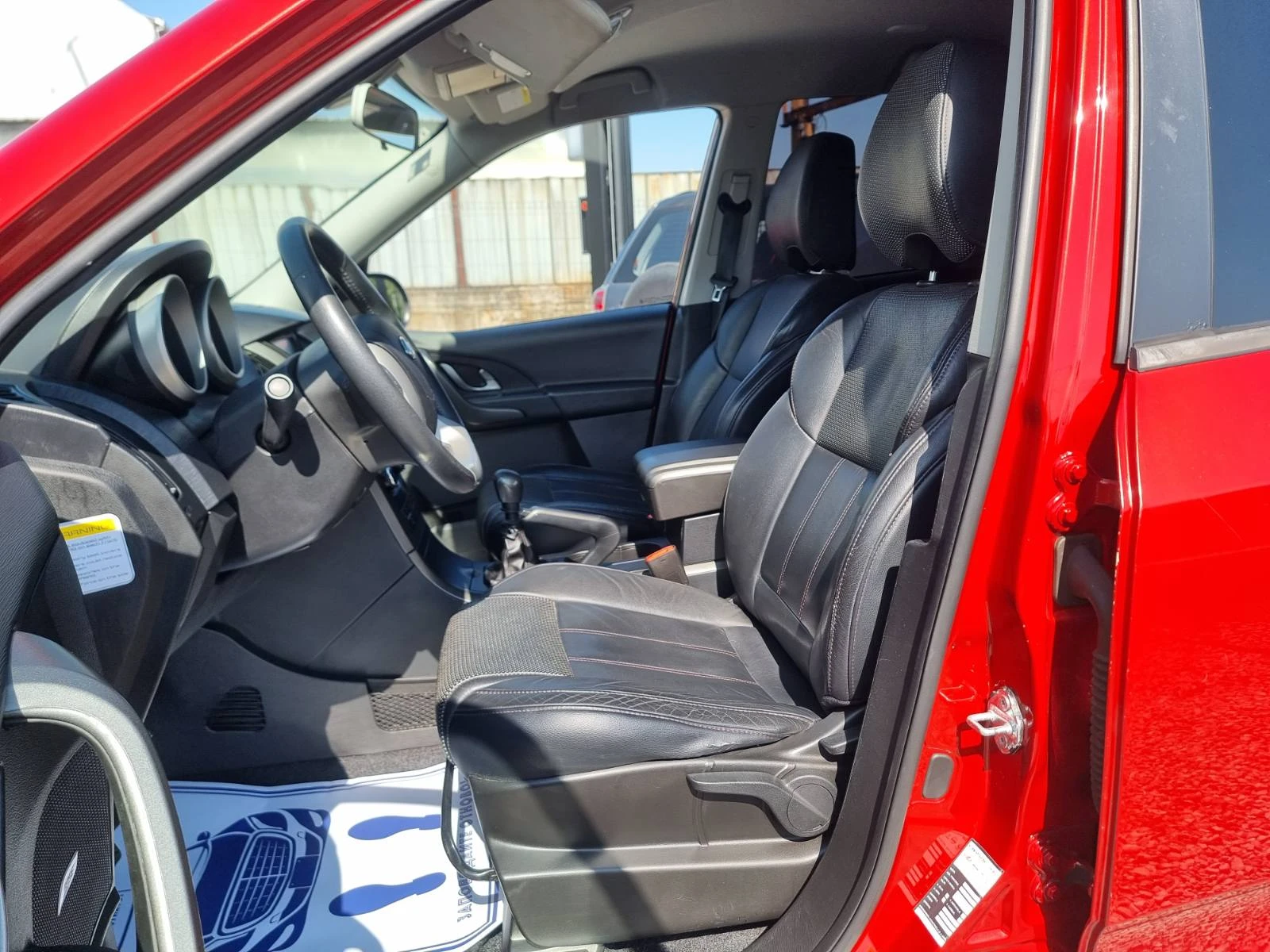 Mahindra XUV 500 2.2D W8 7-МЕСТЕН 4х4 КОЖА  - изображение 7