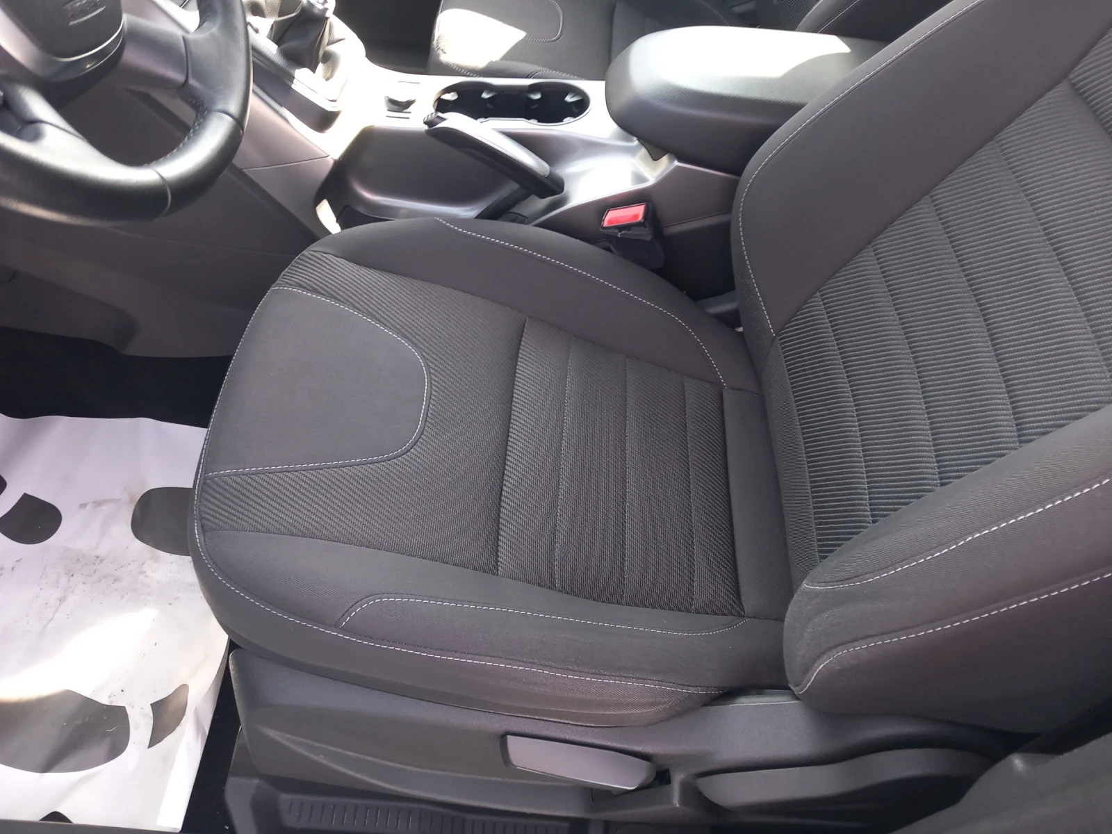 Ford Kuga 2.0TDCI, снимка 13 - Автомобили и джипове - 55132152