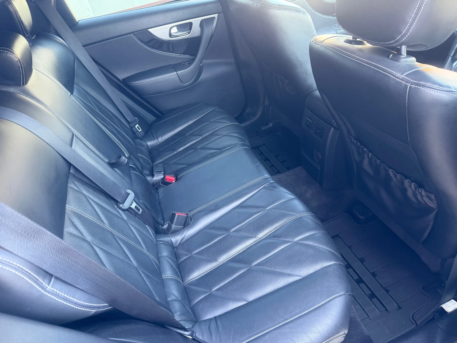 Infiniti Fx 30 3.0, снимка 12 - Автомобили и джипове - 55457193