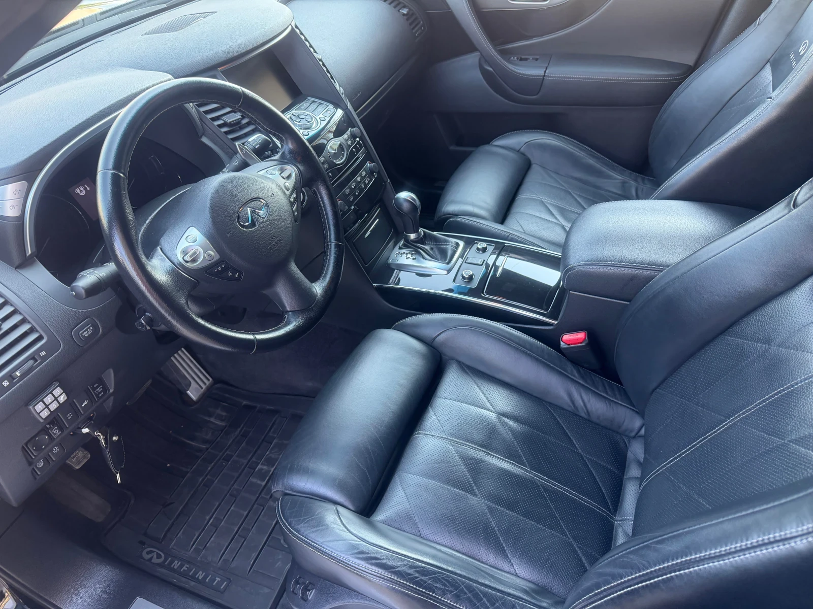 Infiniti Fx 30 3.0, снимка 9 - Автомобили и джипове - 55457193