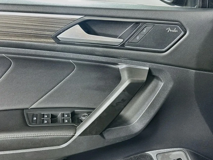 VW Tiguan 2.0 R-line SEL Allspace, Без удъри, снимка 11 - Автомобили и джипове - 56585738