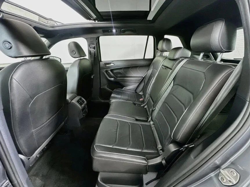 VW Tiguan 2.0 R-line SEL Allspace, Без удъри, снимка 14 - Автомобили и джипове - 56585738