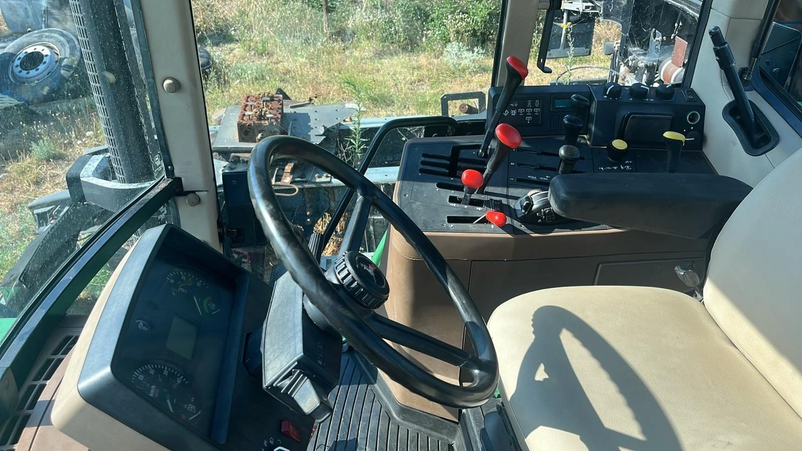 Трактор John Deere 6400 - изображение 5