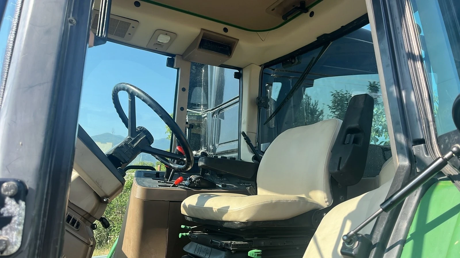 Трактор John Deere 6400 - изображение 6
