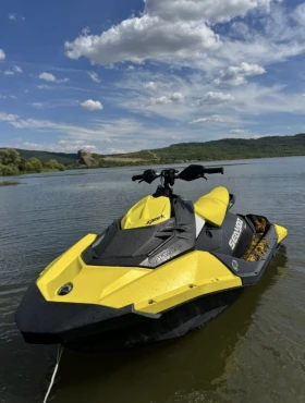 Джет Bombardier Sea Doo Spark Trixx, снимка 1