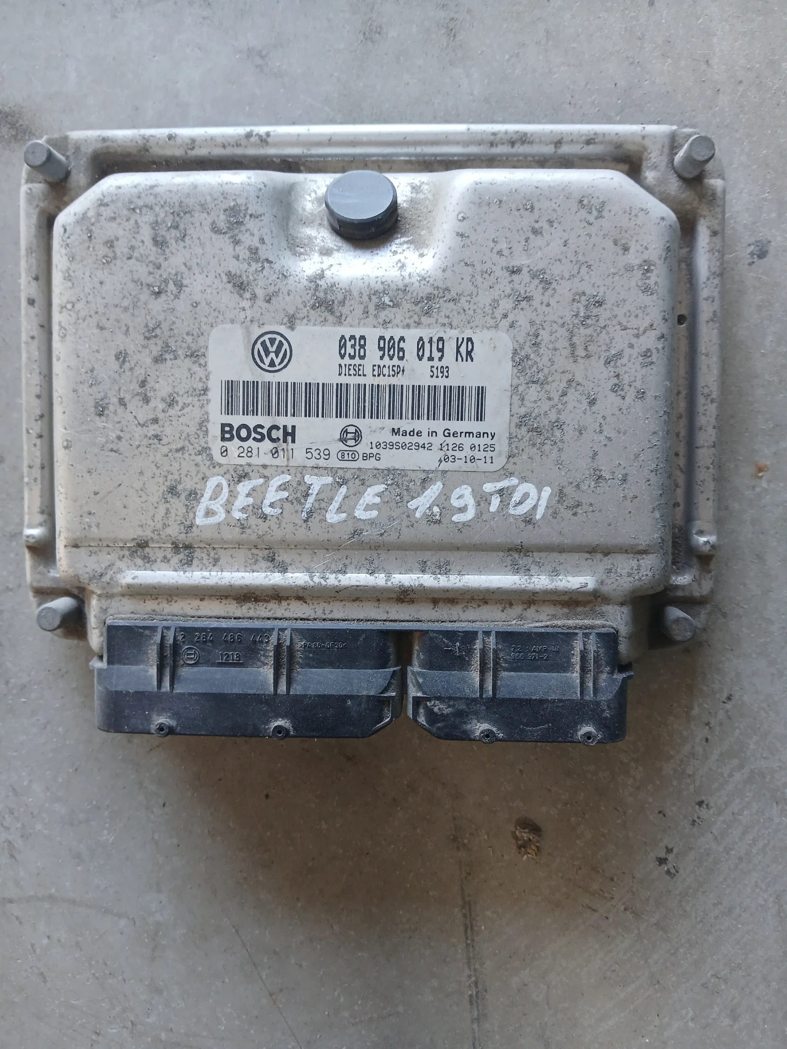 038 906 019 KR Компютър VW Beetle 