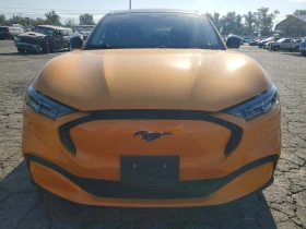 ������ Ford Mustang Mach-E