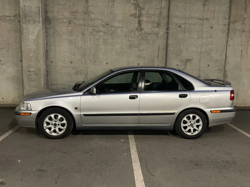 Volvo S40 1.8 Facelift, снимка 5 - Автомобили и джипове - 49499917