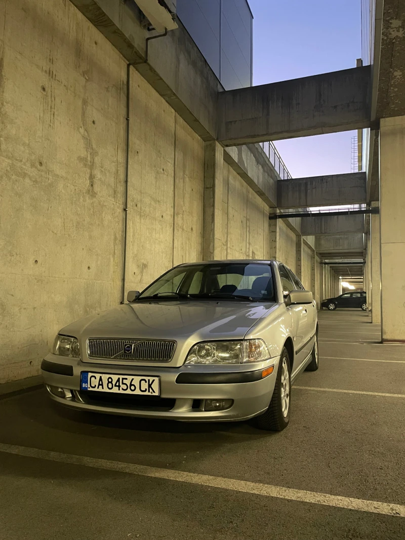 Volvo S40 1.8 Facelift, снимка 1 - Автомобили и джипове - 49499917