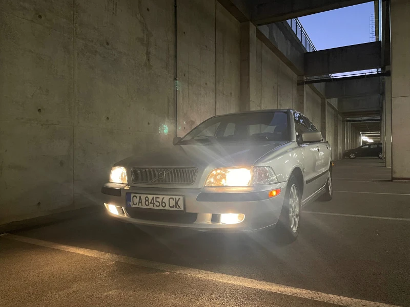 Volvo S40 1.8 Facelift, снимка 2 - Автомобили и джипове - 49499917