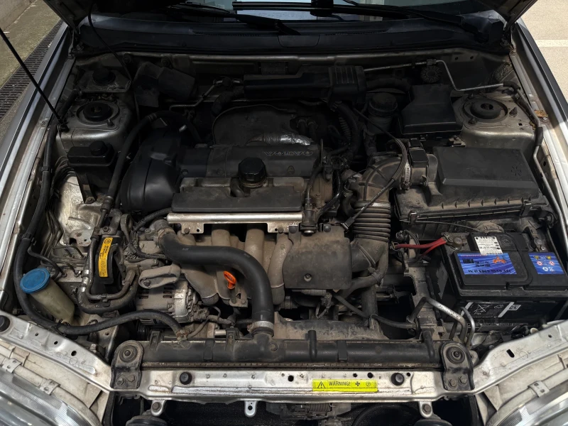 Volvo S40 1.8 Facelift, снимка 7 - Автомобили и джипове - 52149877