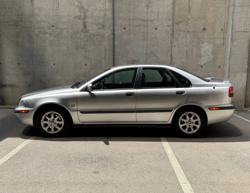 Volvo S40 1.8 Facelift, снимка 2 - Автомобили и джипове - 52149877