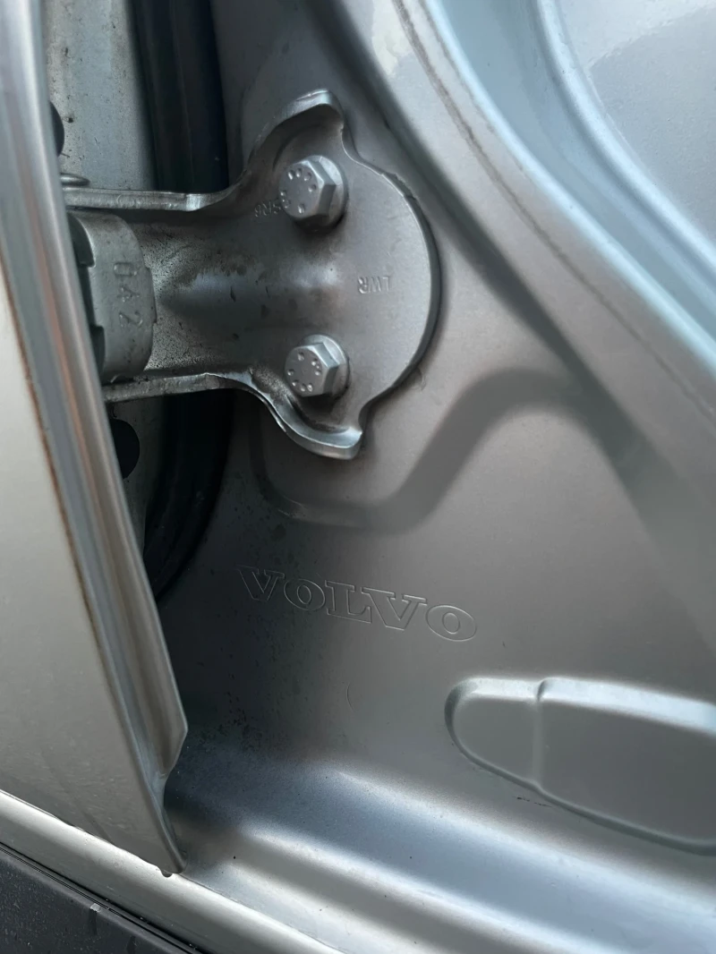 Volvo S40 1.8 Facelift, снимка 15 - Автомобили и джипове - 52149877