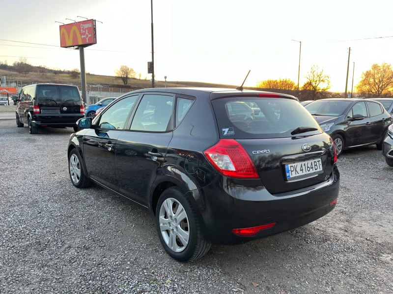 Kia Ceed 1.6CRDI, снимка 5 - Автомобили и джипове - 48116789