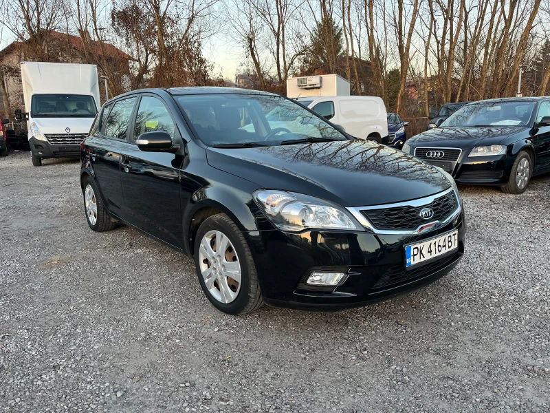 Kia Ceed 1.6CRDI, снимка 2 - Автомобили и джипове - 48116789