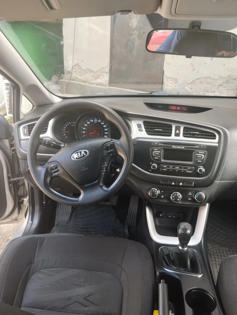 Kia Ceed 1.4 i, снимка 3 - Автомобили и джипове - 52076796