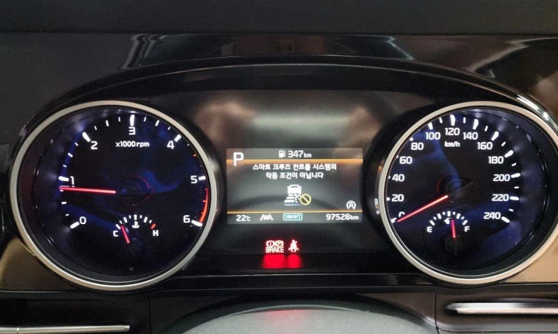 Kia Carnival, снимка 8 - Автомобили и джипове - 51957068