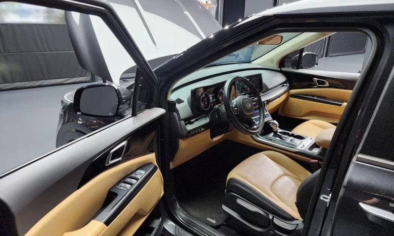 Kia Carnival, снимка 10 - Автомобили и джипове - 51957068