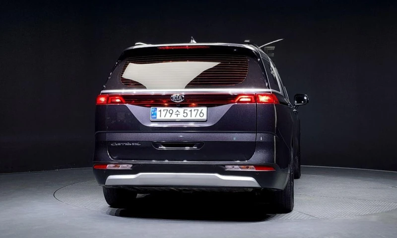 Kia Carnival, снимка 4 - Автомобили и джипове - 51957068