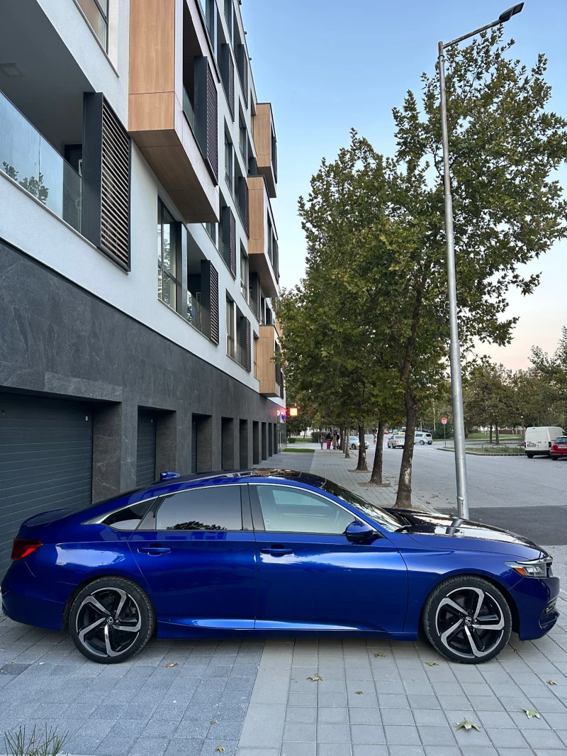 Honda Accord 1.5T Sport, снимка 3 - Автомобили и джипове - 52083169