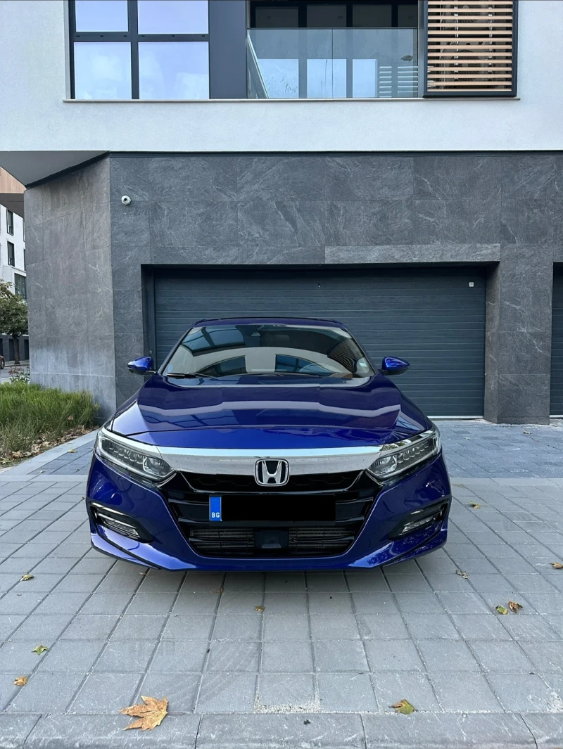 Honda Accord 1.5T Sport, снимка 2 - Автомобили и джипове - 52083169
