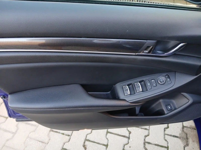 Honda Accord 1.5T Sport, снимка 12 - Автомобили и джипове - 52083169