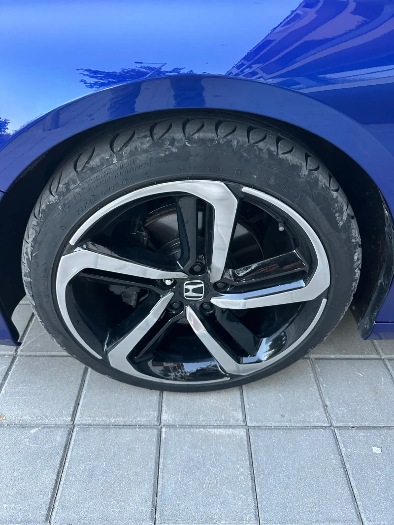 Honda Accord 1.5T Sport, снимка 6 - Автомобили и джипове - 52083169