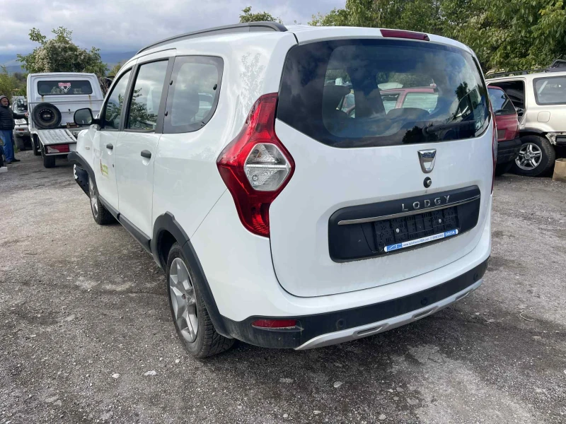 Dacia Lodgy STEPWAY, 1.5 dCI, 116 кс., 2022 г., снимка 4 - Автомобили и джипове - 52405345