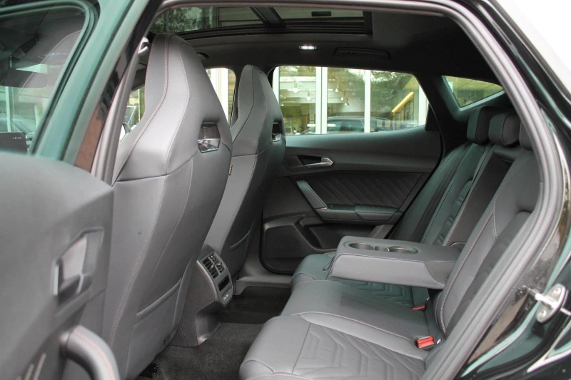 Cupra Formentor VZ* 333HP* FACE* PANO* MEMORY* DISTR* CAM* KEYLESS, снимка 13 - Автомобили и джипове - 52469992