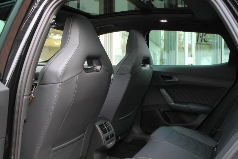 Cupra Formentor VZ* 333HP* FACE* PANO* MEMORY* DISTR* CAM* KEYLESS, снимка 14 - Автомобили и джипове - 52469992