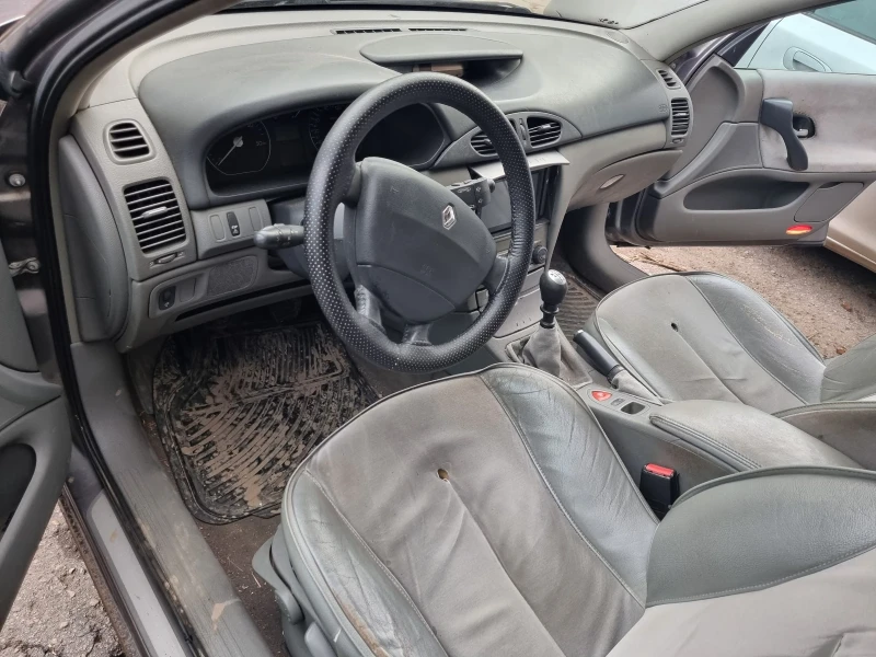Renault Laguna 1.9 dci, снимка 4 - Автомобили и джипове - 52877429